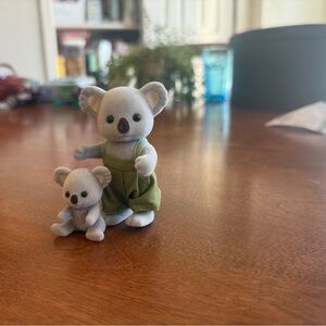 Koala papa and baby calico critters family cruiser